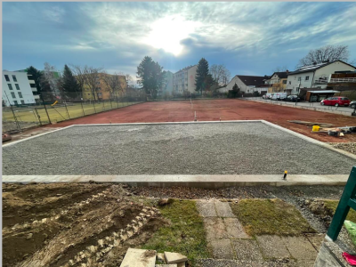 Bodenplatte des Padelcourts fertiggestellt